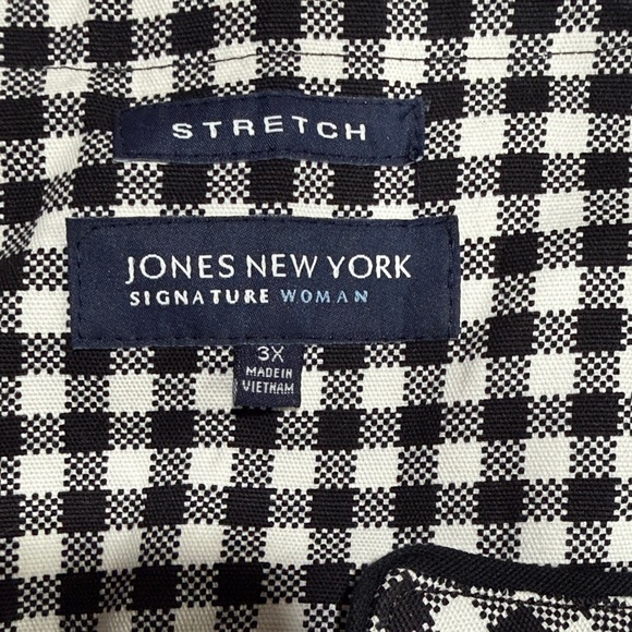 Jones New York Checkered Blazer with Gold Accents - Picture 5 of 6